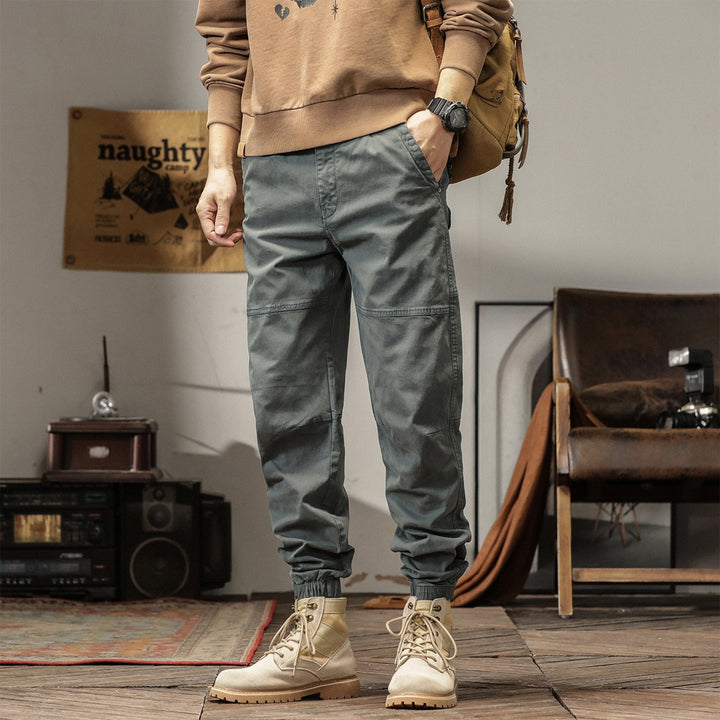 Herren Tapered Cargohose im Joggerstil mit Knie-Teilungsnähten, Tunnelzug & elastischen Bündchen Echoarchiv