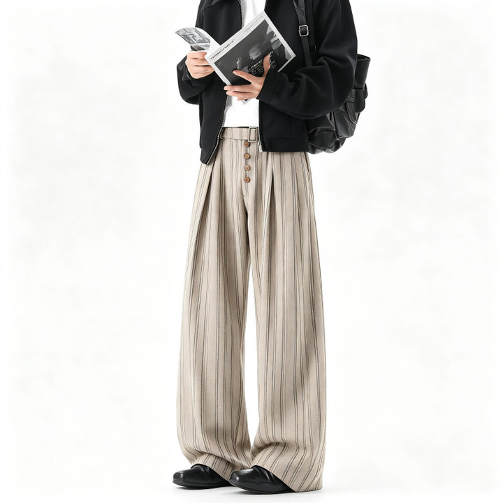 Herren Weite Nadelstreifen-Hose im Baggy‑Cut mit hoher Taille, Falten und Zierknopfleiste Echoarchiv