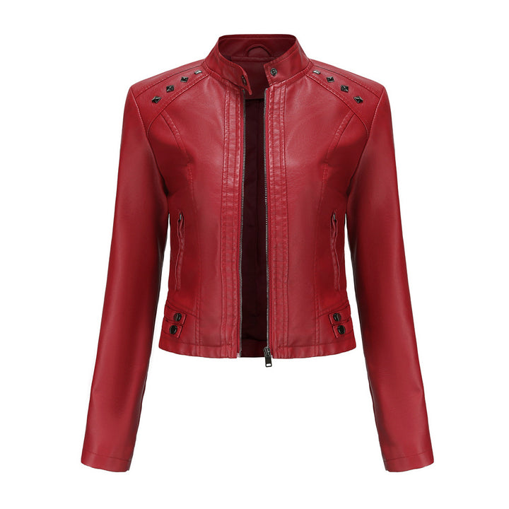 Damen nan kurze taillierte Kunstlederjacke mit Nietenbesatz und Stehkragen Echo Archiv