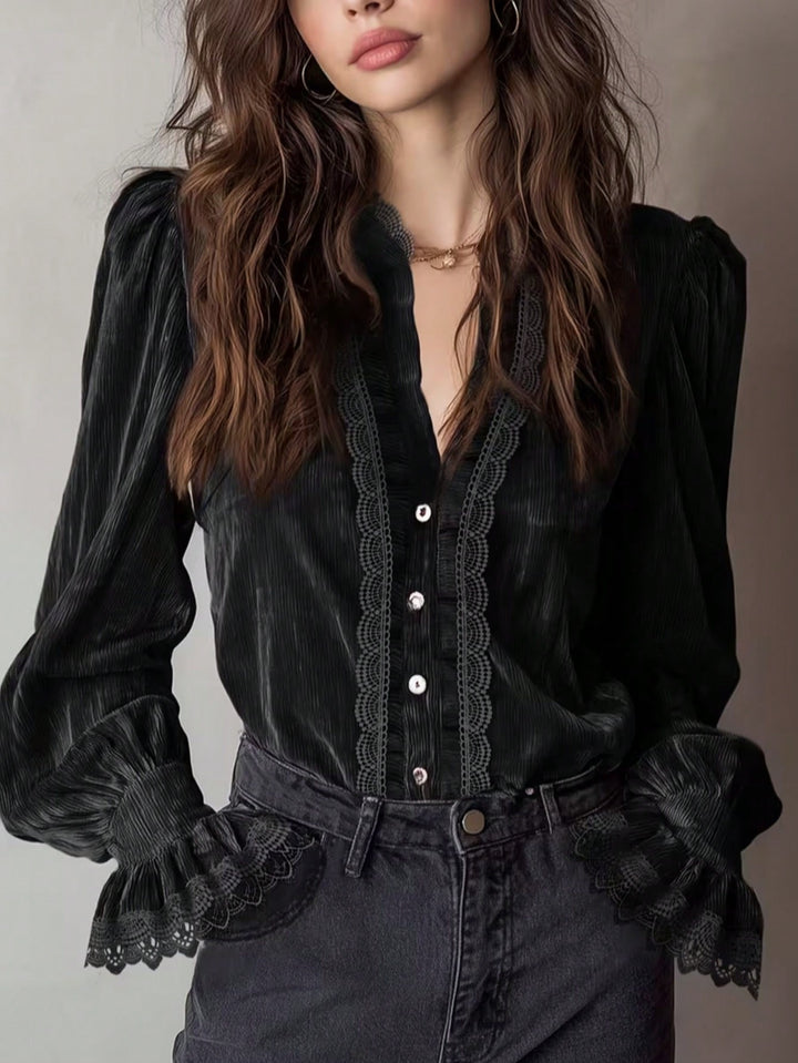 Damen Plissée-Veloursbluse mit Spitzenrüschen und Puffärmeln Echo Archiv