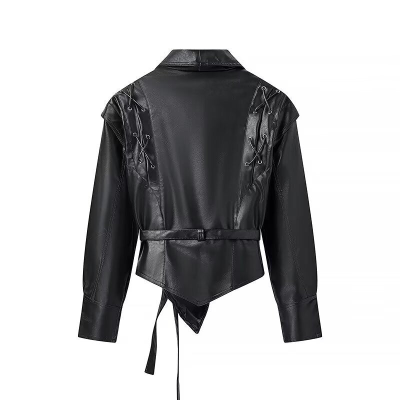 Damen nan taillierte Kunstlederjacke mit Schalkragen, Schnürdetail an den Schultern und Bindegürtel Echo Archiv