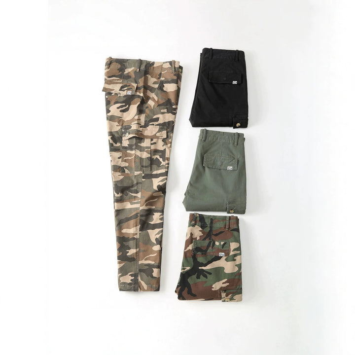Herren Cargohose mit Tarnmuster und mehreren Utility-Taschen Echoarchiv