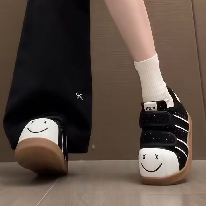 Damen Komfortable Sneaker mit praktischen Klettverschlüssen und lässigem Design Echo Archiv