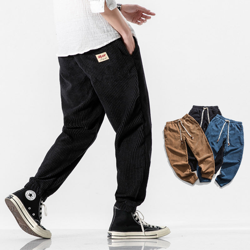 Herren Cordhose im Jogger‑Stil aus Cordvelours mit elastischem Bund und gerippten Beinabschlüssen Echo Archiv