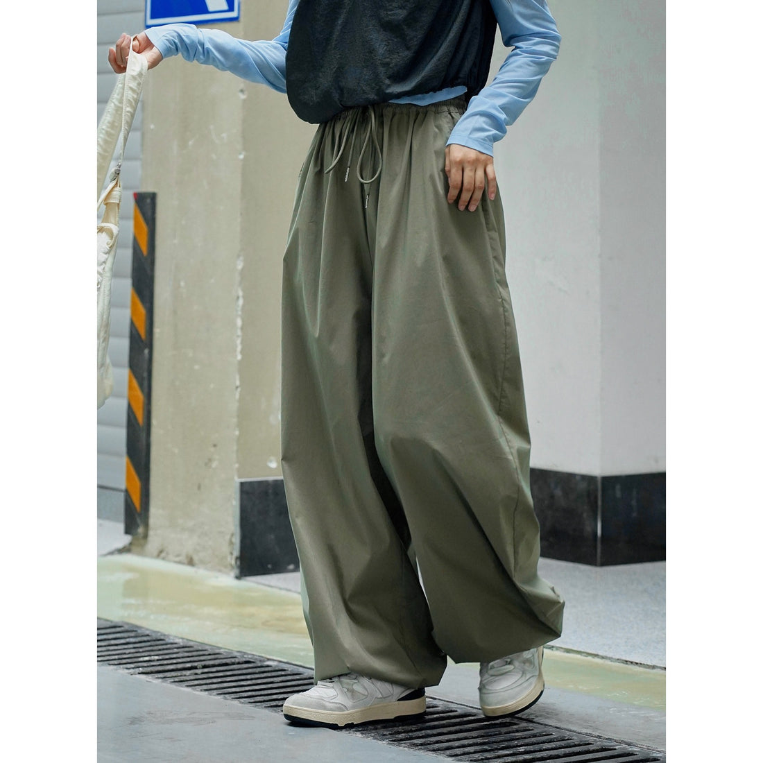 Damen Weite Baumwollmix-Baggyhose mit elastischem Tunnelzugbund Echoarchiv