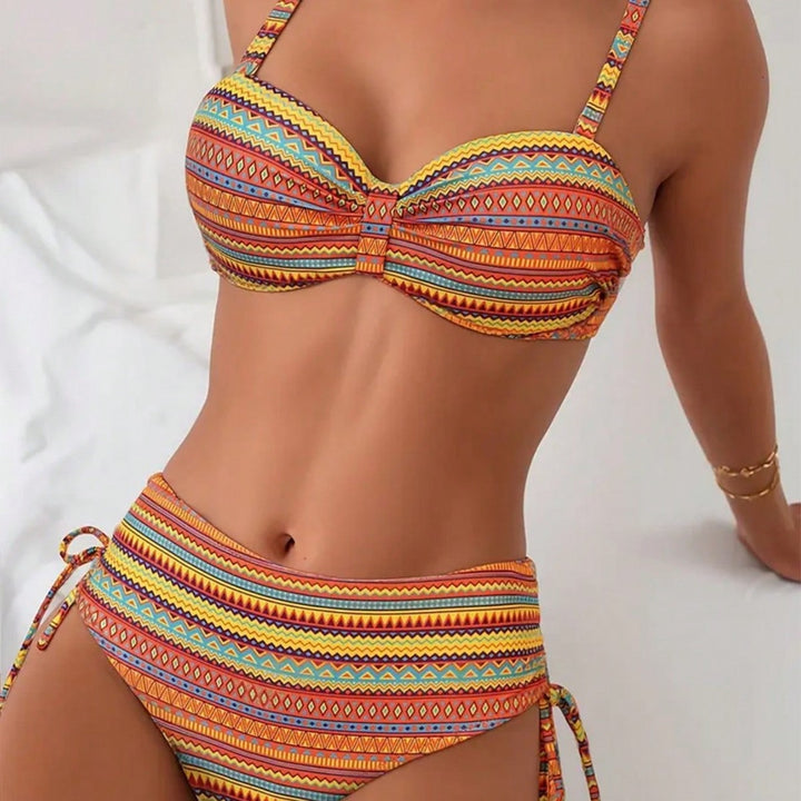 Damen Hochgeschnittener Bikini mit eleganten Seitenschnürungen Echo Archiv