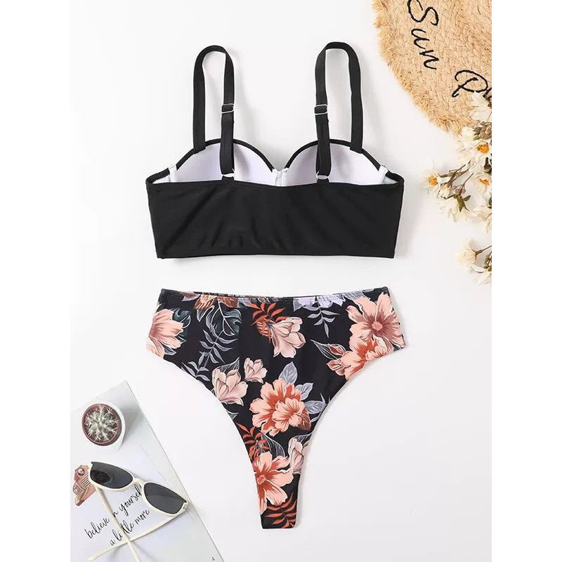 Damen Bikini-Set mit gepolstertem Oberteil und modischen floralem Slip Echo Archiv