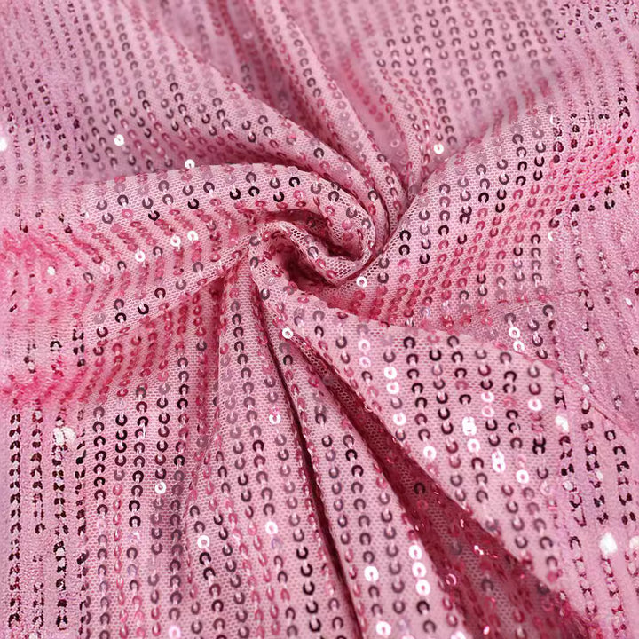 Damen Glänzendes Abendkleid mit asymmetrischem Schnitt und voluminöser Schleifen-Applikation Echo Archiv