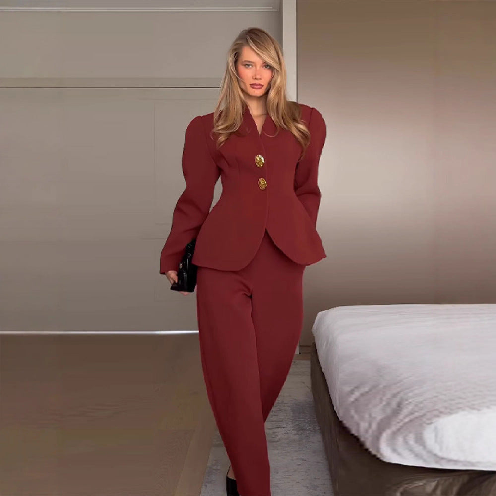 Damen Taillierter Blazer mit Schößchen und weite Hose mit hohem Bund Echo Archiv