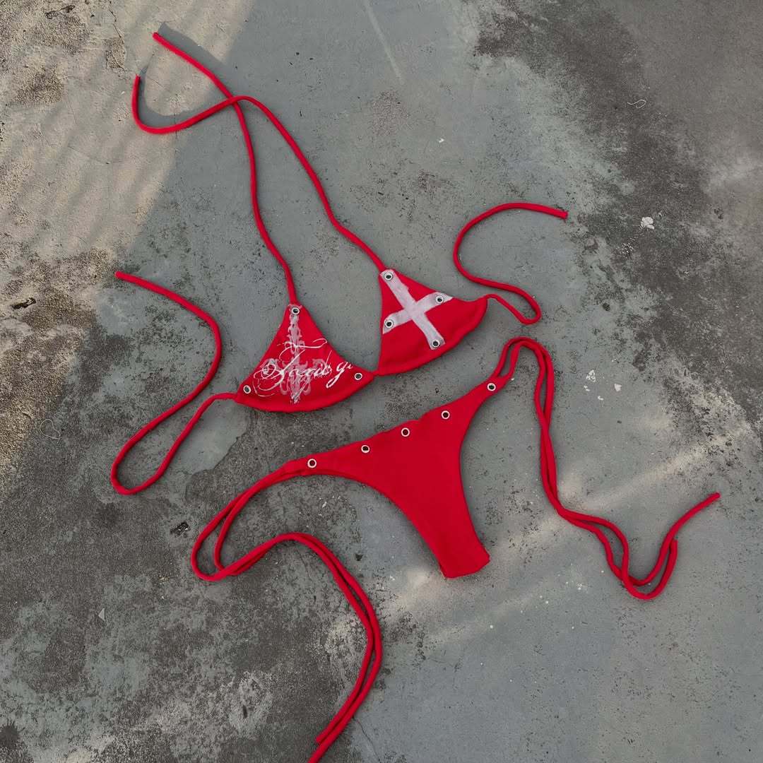 Damen Bunt bedruckter Bikini mit verstellbaren Schnürungen und dekorativen Ösen Echo Archiv