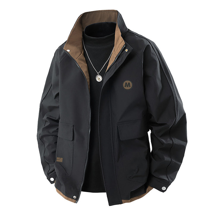 Herren Leichter Urbaner Blouson mit hohem Stehkragen, Kontrastfutter und Pattentaschen Echo Archiv