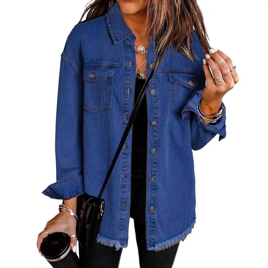 Damen lässiges Denim-Hemd mit fransigen Säumen und praktischen Brusttaschen Echoarchiv