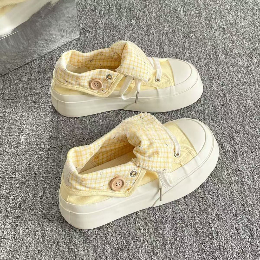 Damen Sneakers mit modischer Knopf-Details und innovativer Gummisohle Echo Archiv