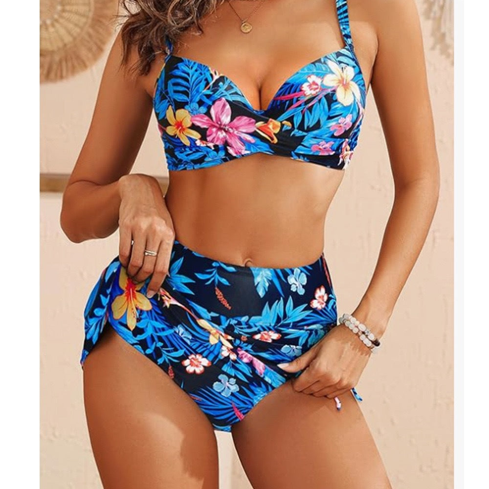 Damen Bikini-Set mit verstellbaren Trägern und modischem Wickeldesign Echo Archiv