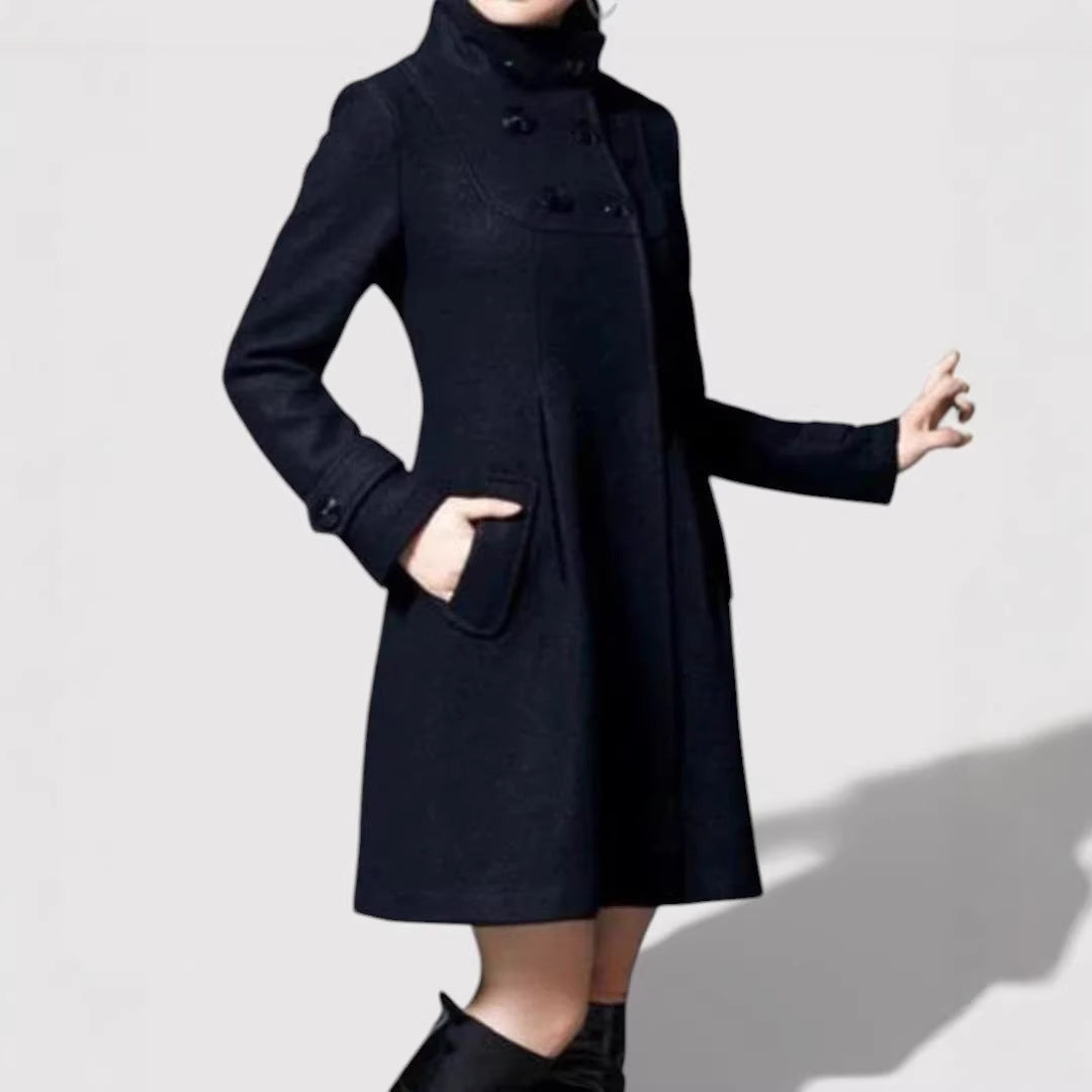 Damen Modische Übergangsjacke mit Kapuze und Knopfdetails – Célinea
