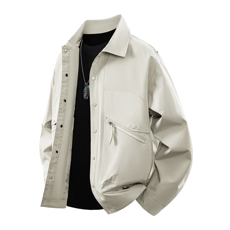 Herren Overshirt-Coachjacke im Urban-Utility-Stil mit Druckknopfleiste und schräger Reißverschlusstasche Echo Archiv