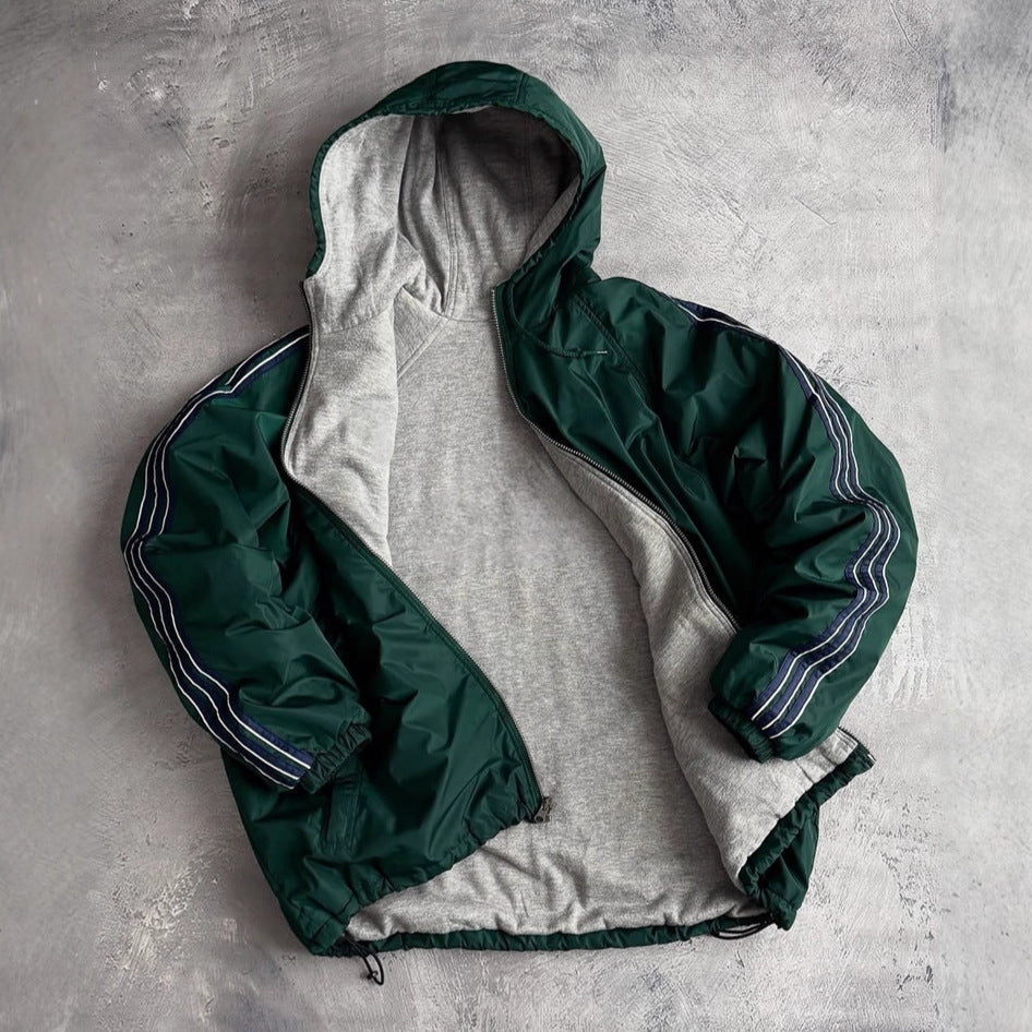 Unisex nan weit geschnittene Windjacke mit Kapuze wattiertem Fleeceinnenfutter Tunnelzugsaum und Zierstreifen an Ärmeln Echo Archiv