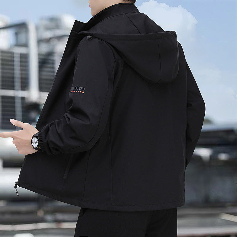 Herren leichte Softshell-Kapuzenjacke mit winddichter Membran, Reißverschluss‑Taschen und elastischen Bündchen Echoarchiv