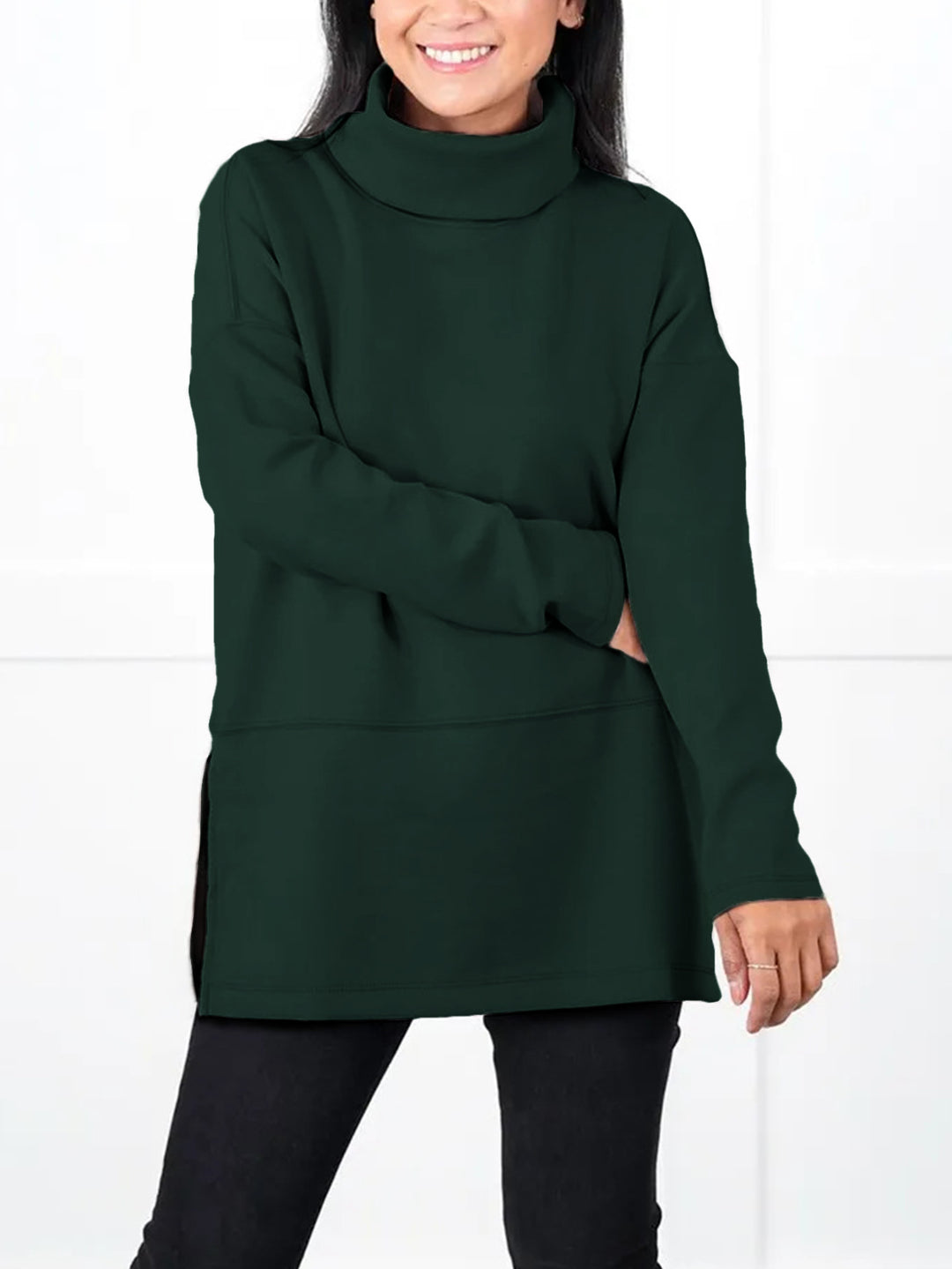 Damen Oversize Sweat-Tunika mit hohem Rollkragen, seitlichen Schlitzen und verlängertem Saum – Avérine
