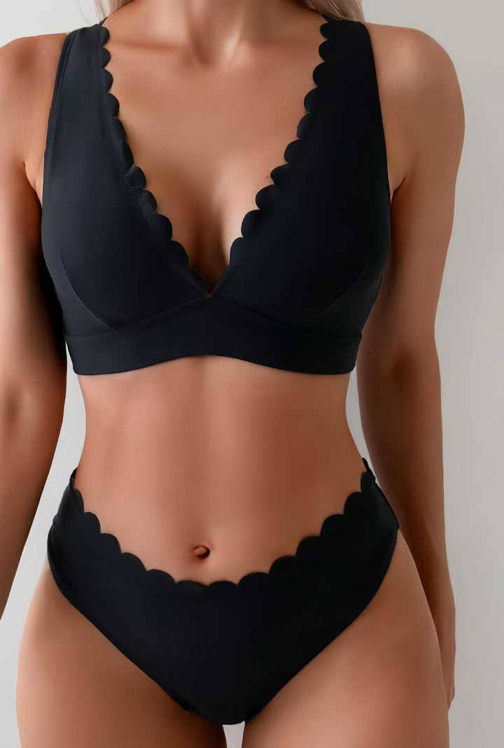 Damen Bikini-Set mit eleganten Wellenkanten und tiefem V-Ausschnitt Echo Archiv