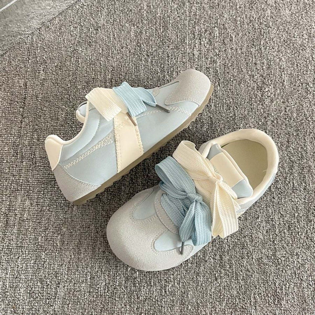 Damen modische Sneakers mit besonders weichem Obermaterial und einstellbarem Klettverschluss Echo Archiv