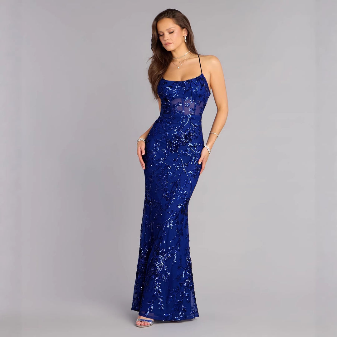 Damen Glamouröses Abendkleid mit funkelnden Pailletten Echo Archiv