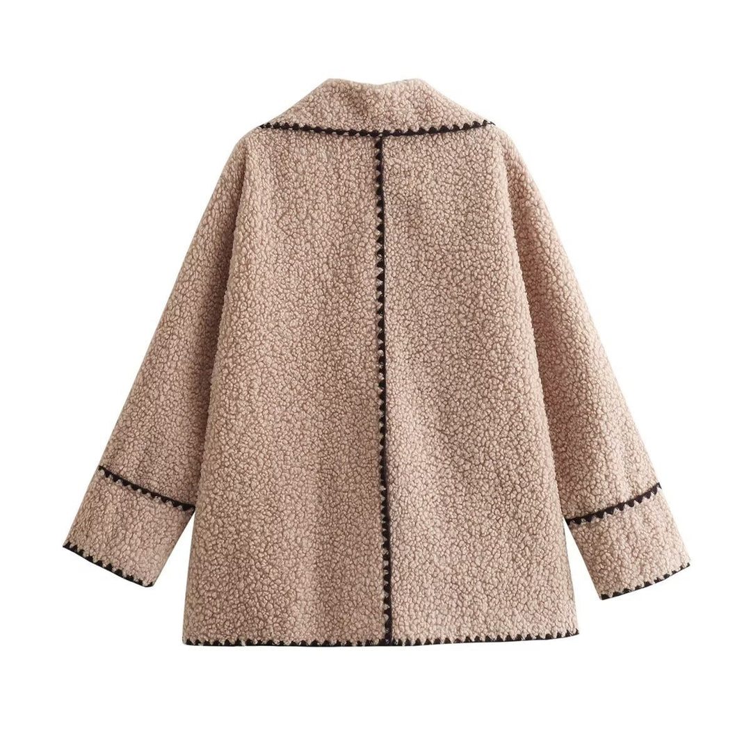 Damen nan kurz geschnittener Teddy-Mantel mit großem Schalkragen, aufgesetzten Taschen und kontrastierendem Zierbesatz Echo Archiv
