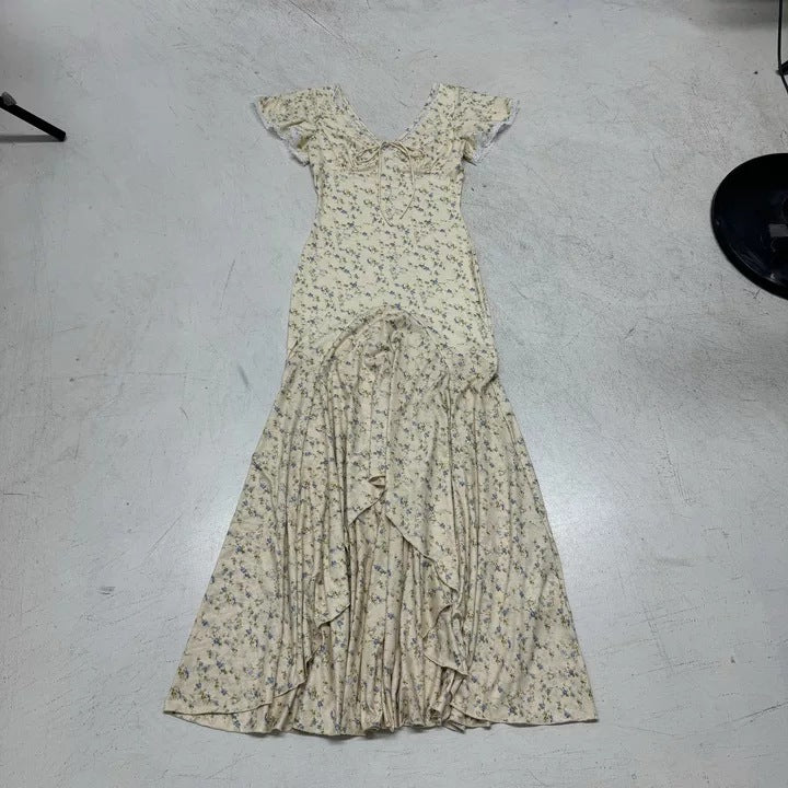 Damen Maxikleid mit romantischem Blumenmuster und verspieltem V-Ausschnitt Echo Archiv