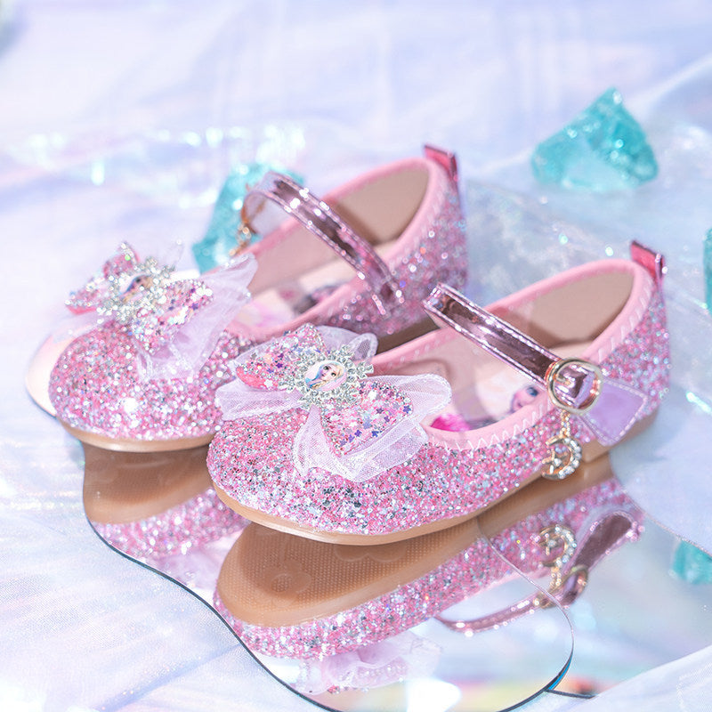 Mädchen Glitzernde Ballerina mit dekorativer Schleifenapplikation Echo Archiv