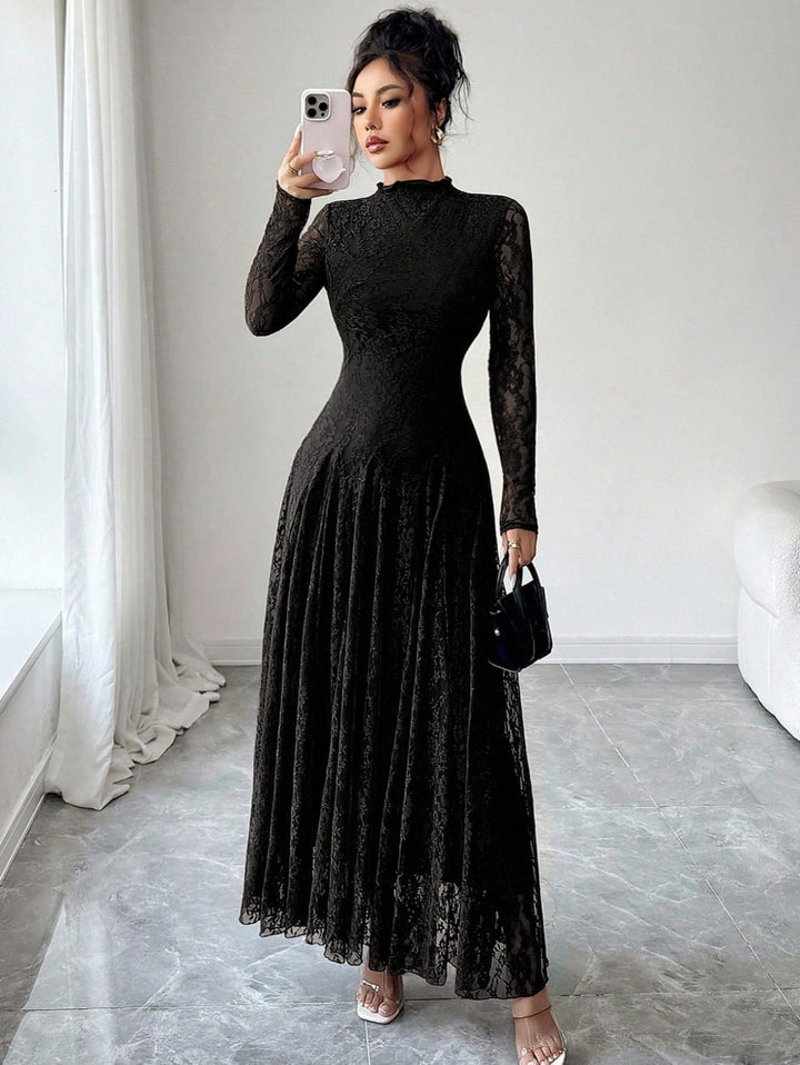 Damen Elegantes Hochzeitskleid mit Spitzenärmeln Echo Archiv
