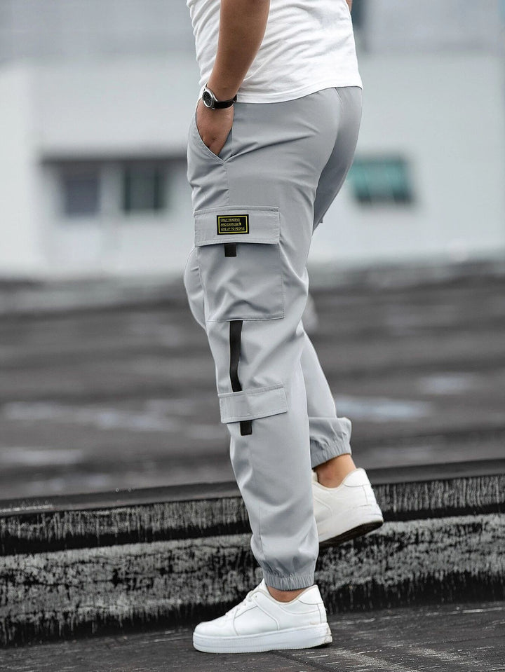 Herren Cargo-Hose mit funktionalen Taschen und elastischem Bund Echoarchiv