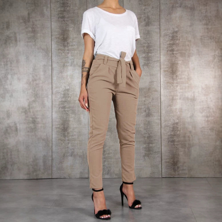 Damen nan taillierte Paperbag-Hose mit Bindegürtel und schmalem Bein Echo Archiv