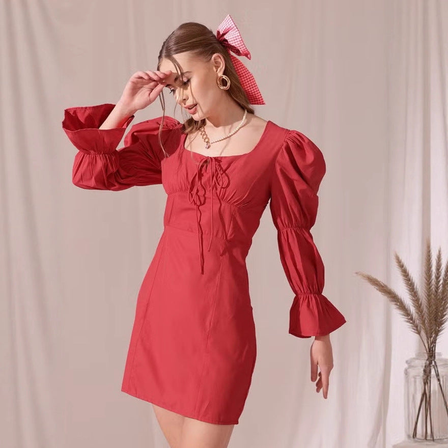 Damen Puffärmeliges Mini-Kleid mit eckigem Ausschnitt, Kordel-Bustier und Glockenärmeln – Élara