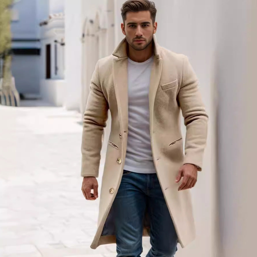 Herren eleganter Langmantel mit feinen Knopfdetails und schickem Schnitt Echoarchiv