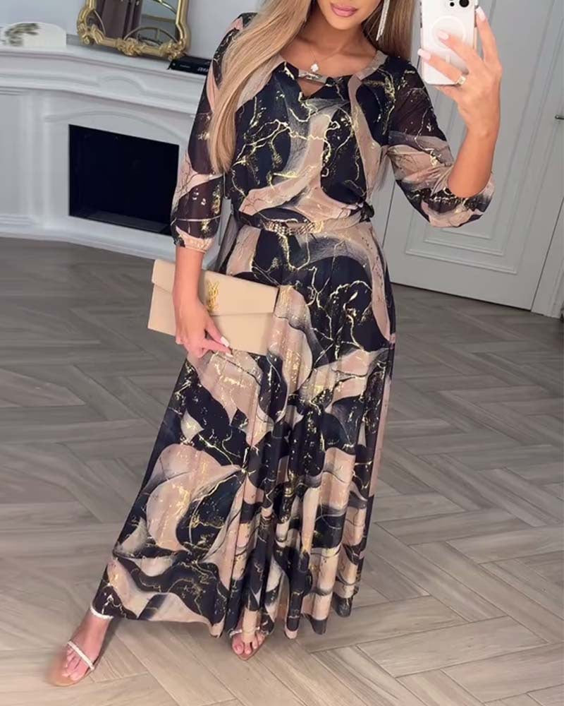 Maxikleid für Damen im fließenden Chiffon-Look mit abstraktem Marmorprint und 3/4-Ärmeln – Valéora