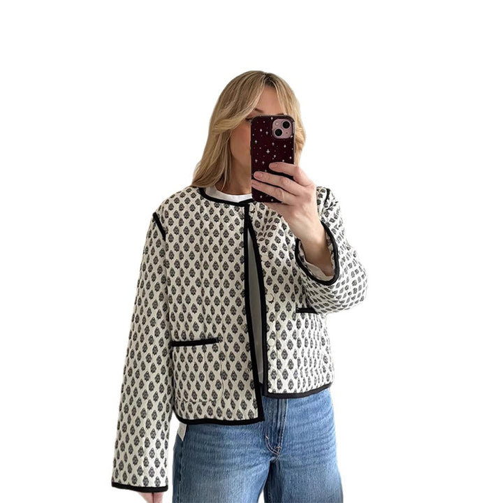 Damen Kurzboxy-Steppjacke mit Kontrastpaspelierung und Rundhalsausschnitt Echoarchiv
