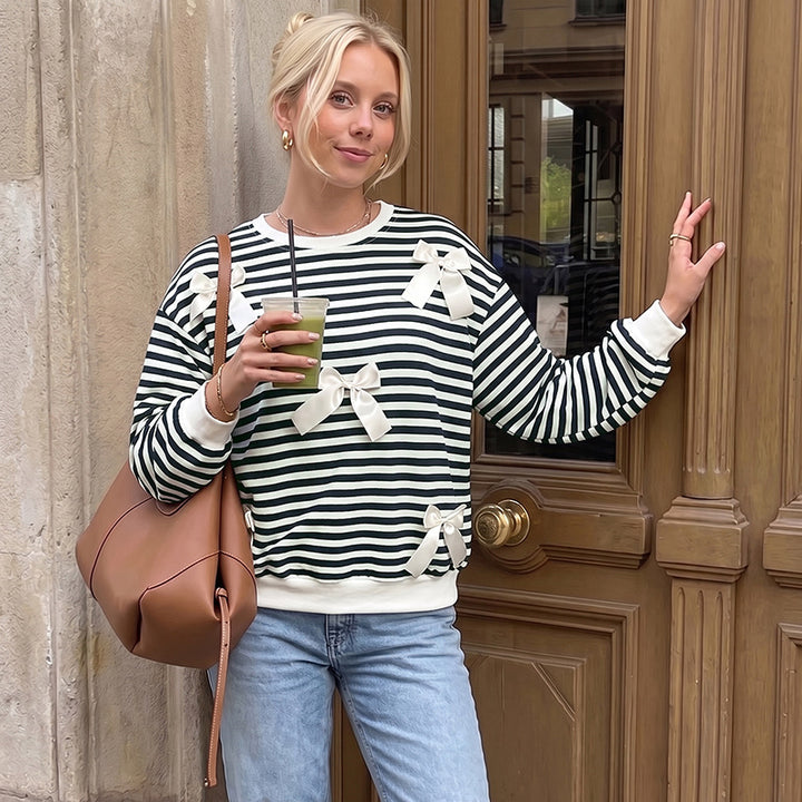 Damen Oversize Baumwoll-Sweatshirt mit maritimen Streifen und Zier-Schleifen – Mavelle