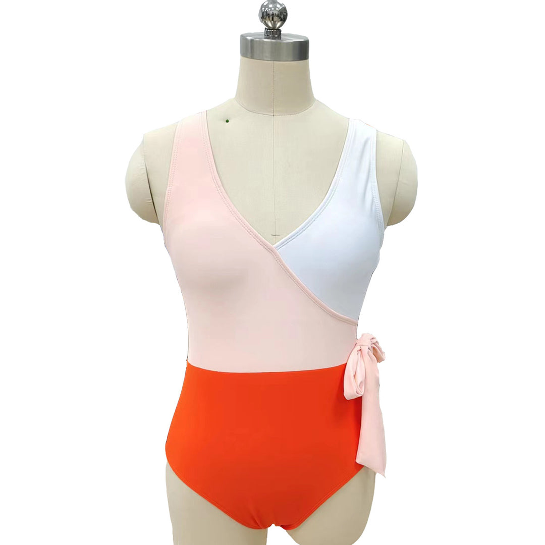 Damen Eleganter Wickelbadeanzug mit asymmetrischem Schnitt Echo Archiv