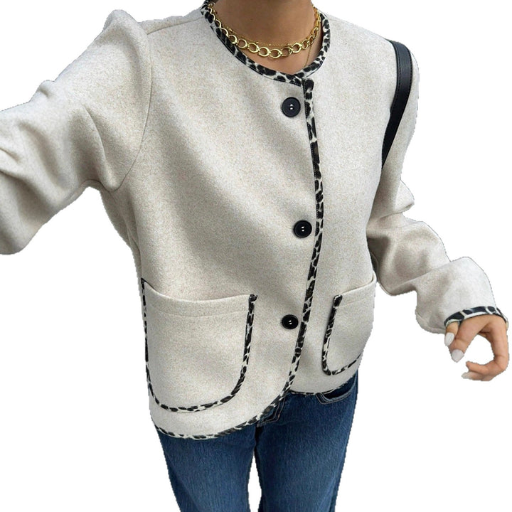 Damen Kurze Wolloptik‑Jacke mit kontrastbesatz und aufgesetzten Taschen – Avérine