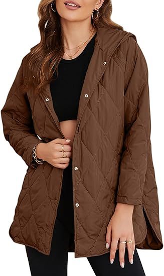 Damen gesteppte Kapuzenjacke mit Oversize-Schnitt, Druckknopfverschluss und Seitenschlitzen Echo Archiv