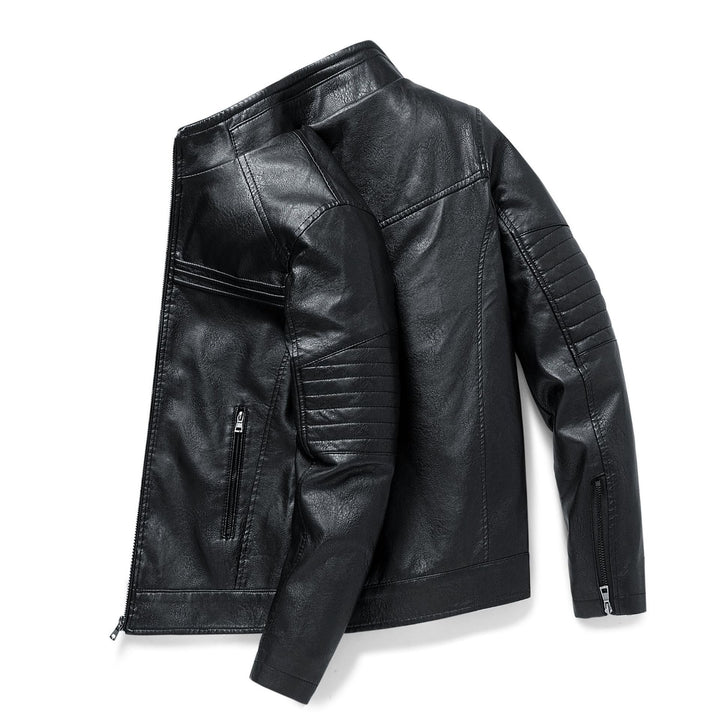 Herren Slim-Fit Kunstleder-Motojacke mit Stehkragen und gesteppter Ärmelpasse Echoarchiv