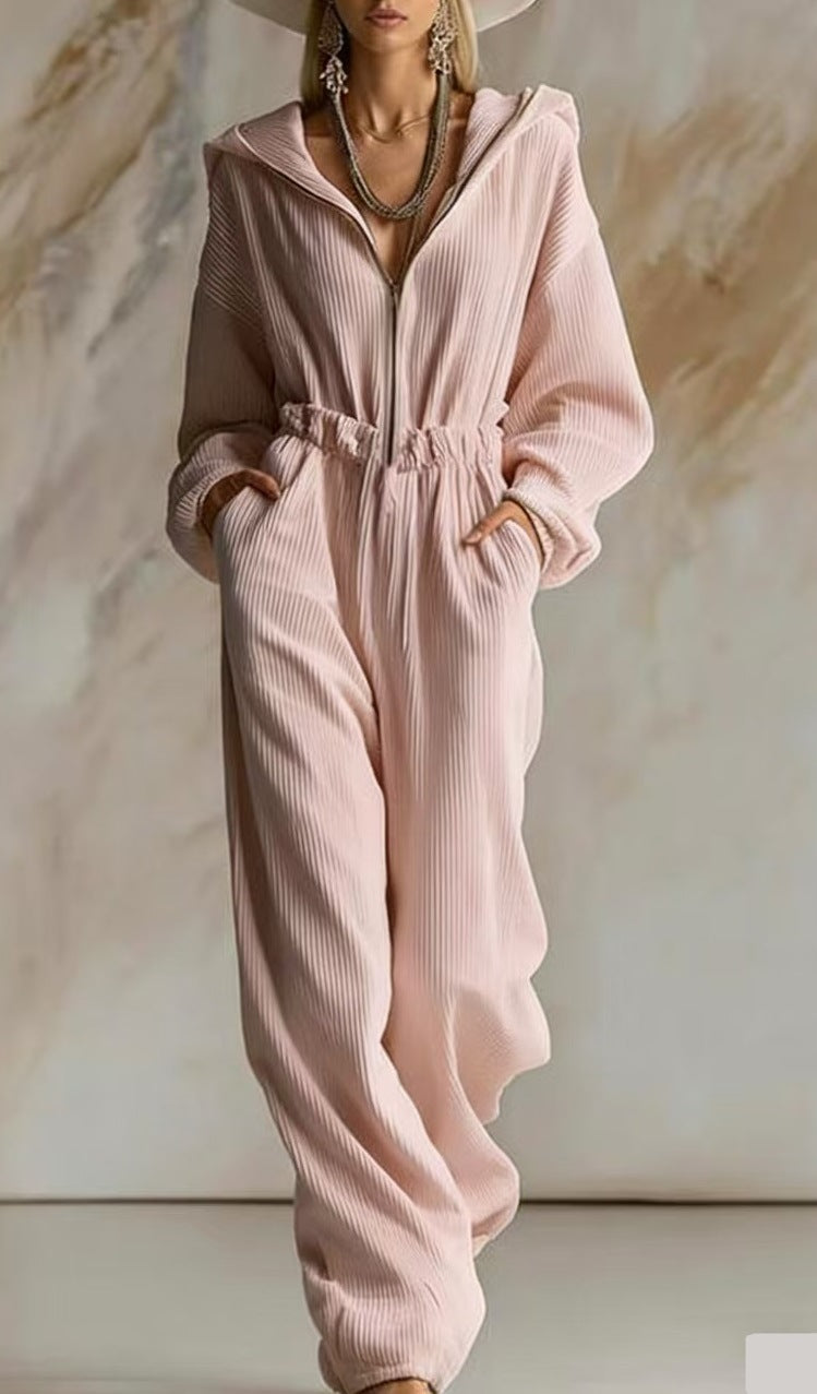 Damen Plissierter Kapuzen-Jumpsuit mit Reißverschluss und elastischer Taille – Solévia