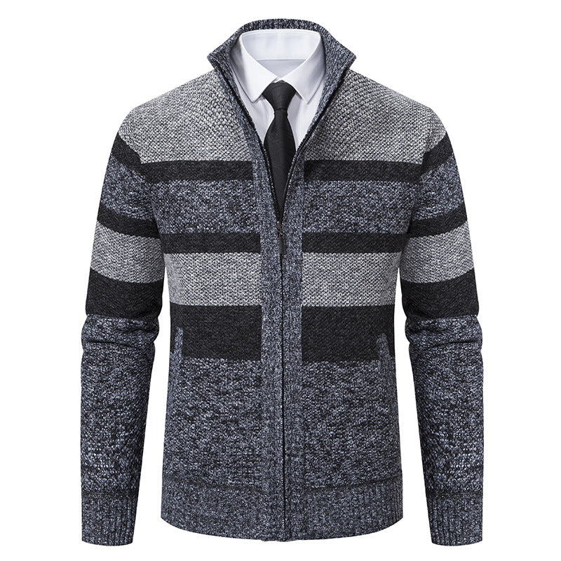 Herren Strickjacke mit Stehkragen und modernem Streifenmuster Echoarchiv