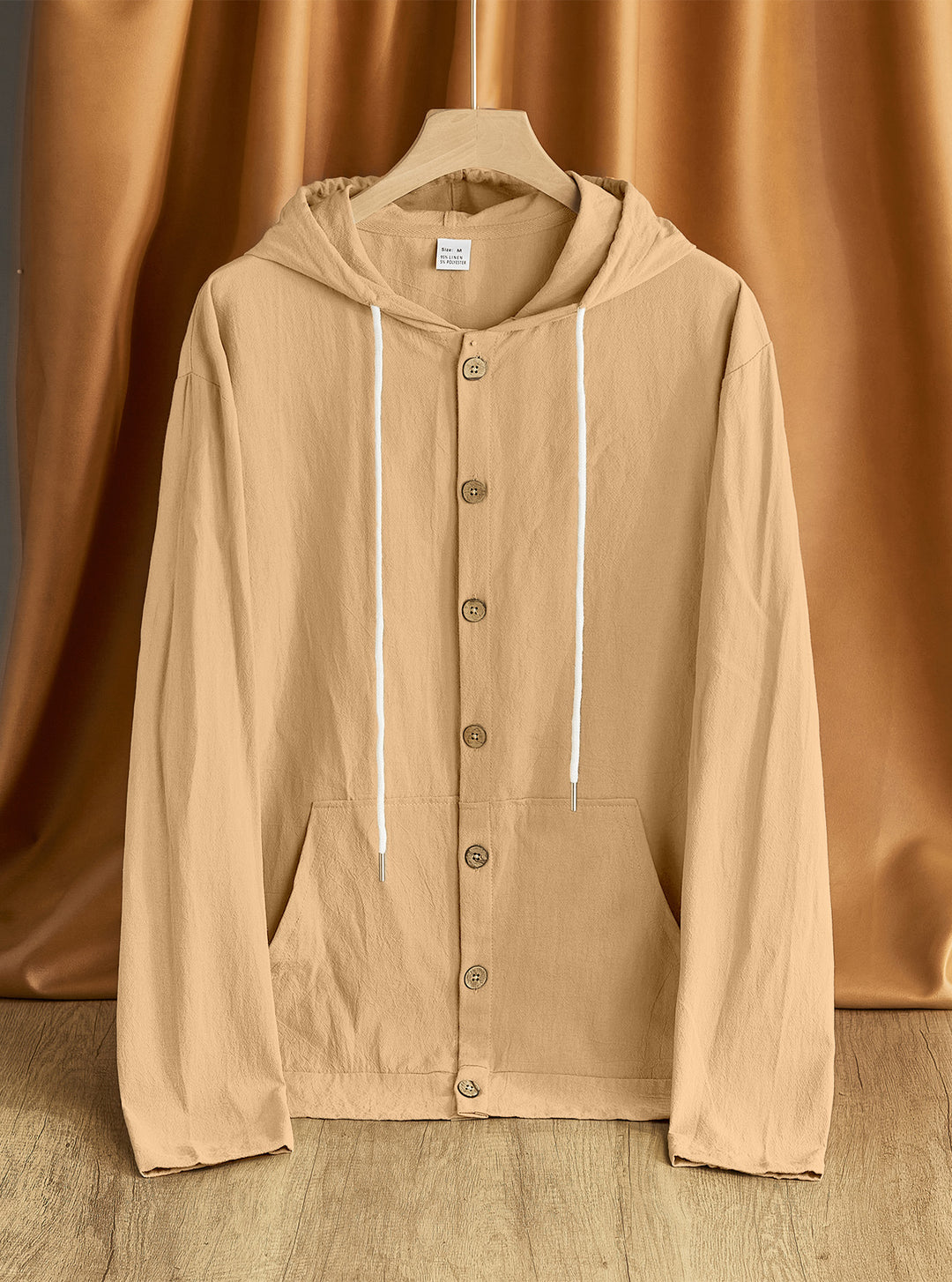 Herren lässiger Kapuzenjacke mit strukturiertem Design und Holzknöpfen Echoarchiv