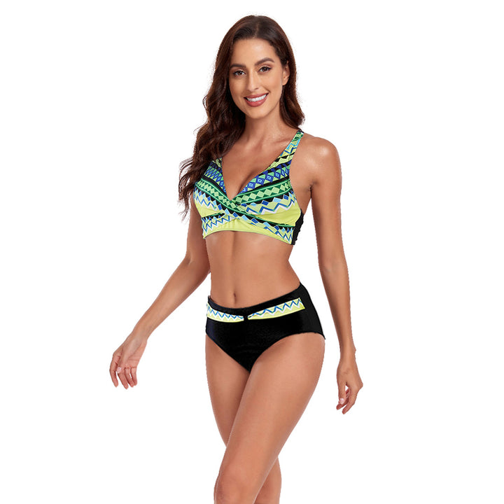Damen Sportliches Bikini-Set mit trendigem Schnitt und modernem Grafikdesign Echo Archiv