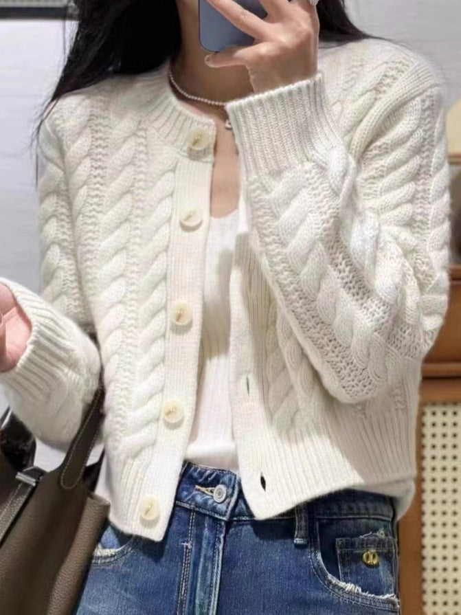 Damen Kurzer Zopfstrick‑Cardigan mit breitem Rippsaum und großen Knöpfen Echoarchiv