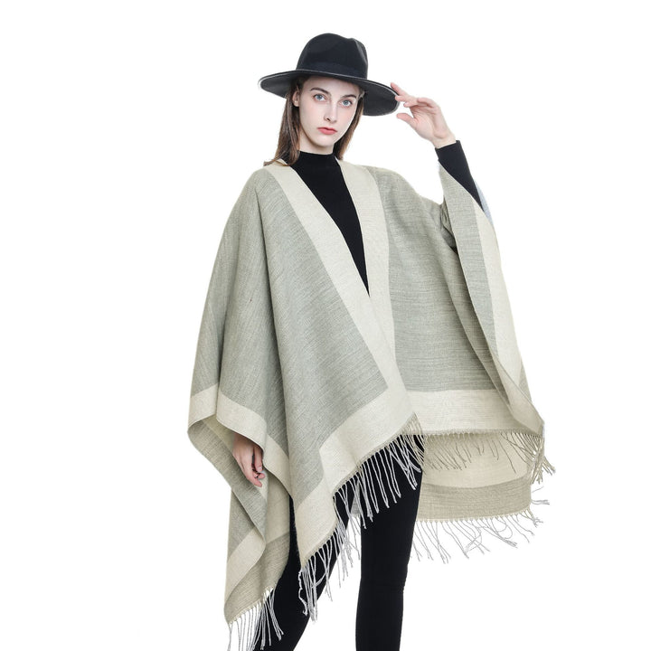 Damen Ruana‑Poncho mit Fransensaum und Fischgrät‑Webstruktur Echo Archiv