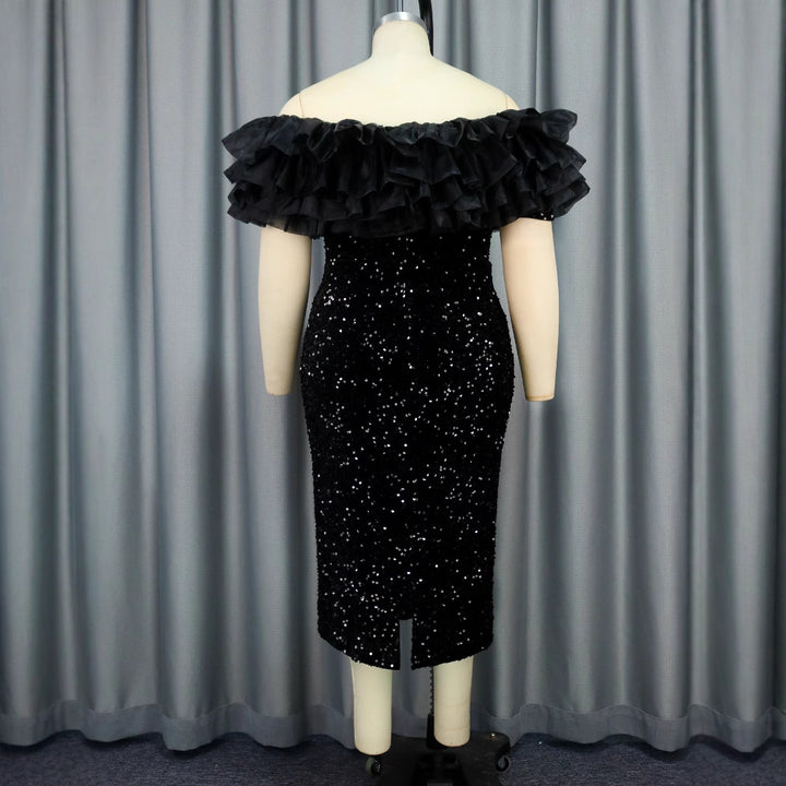 Damen glamouröses Abendkleid mit voluminösen Rüschen und Pailletten Echo Archiv