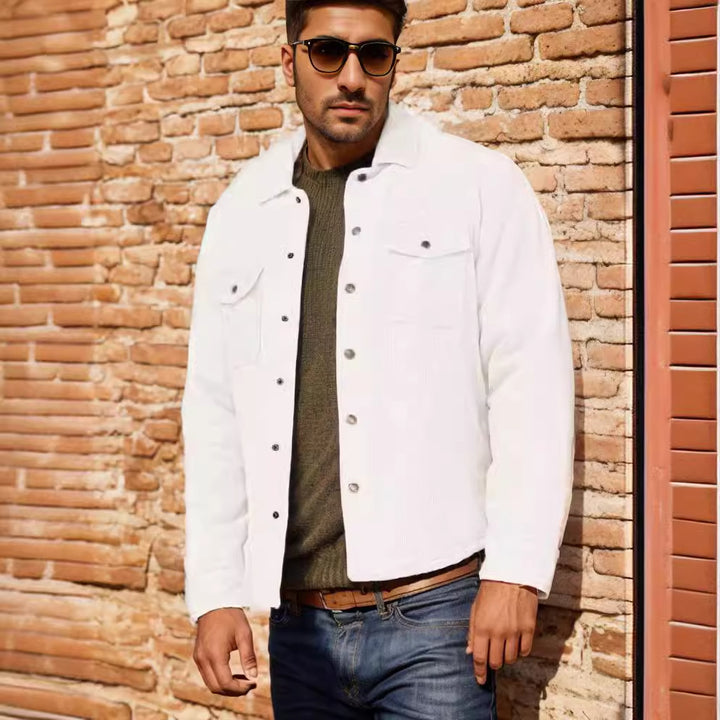 Herren Cordjacke mit hochwertigen Knopfdetails Echoarchiv