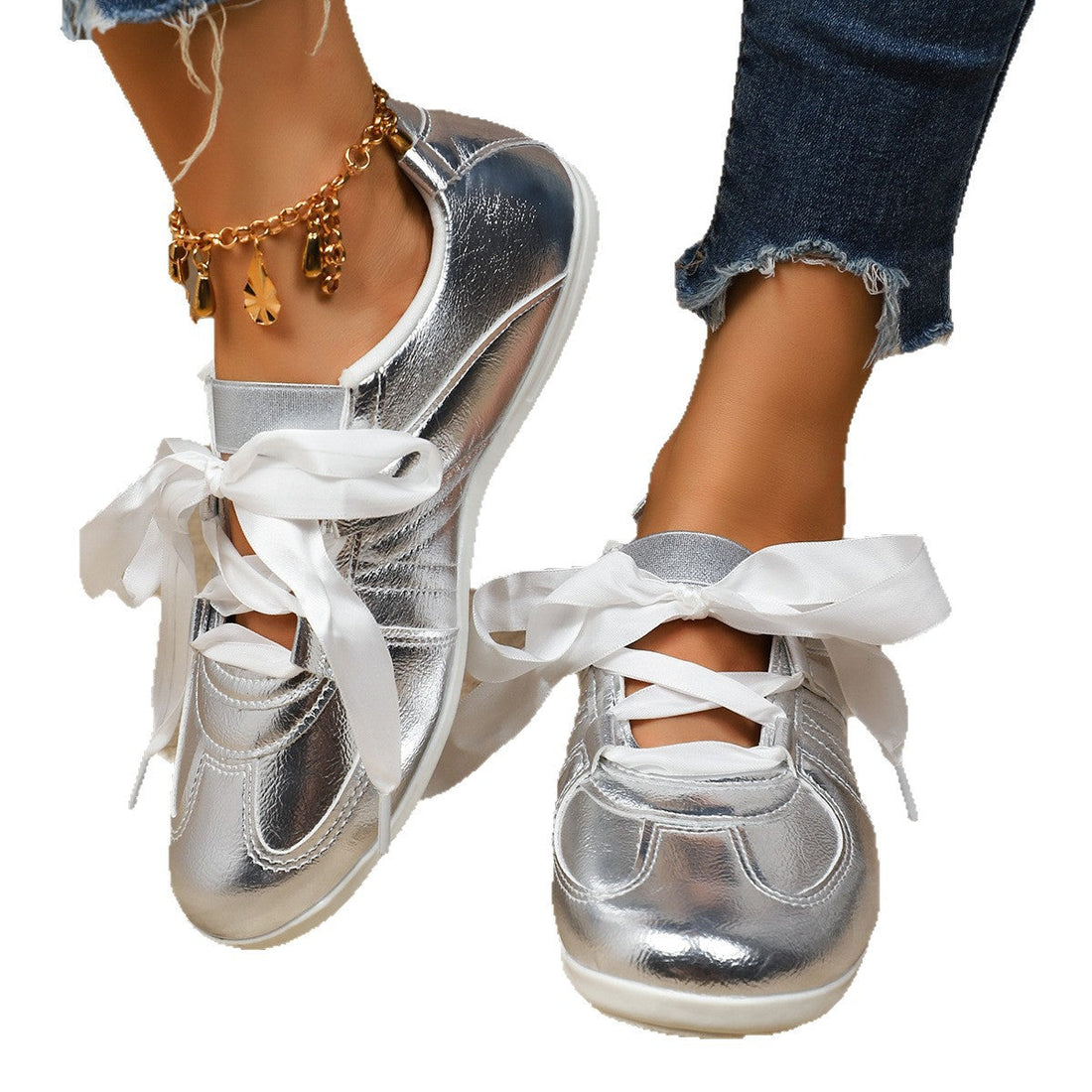 Damen Sportliche Sneaker mit glänzendem Metallic-Obermaterial und bequemer Schnürung – Névara